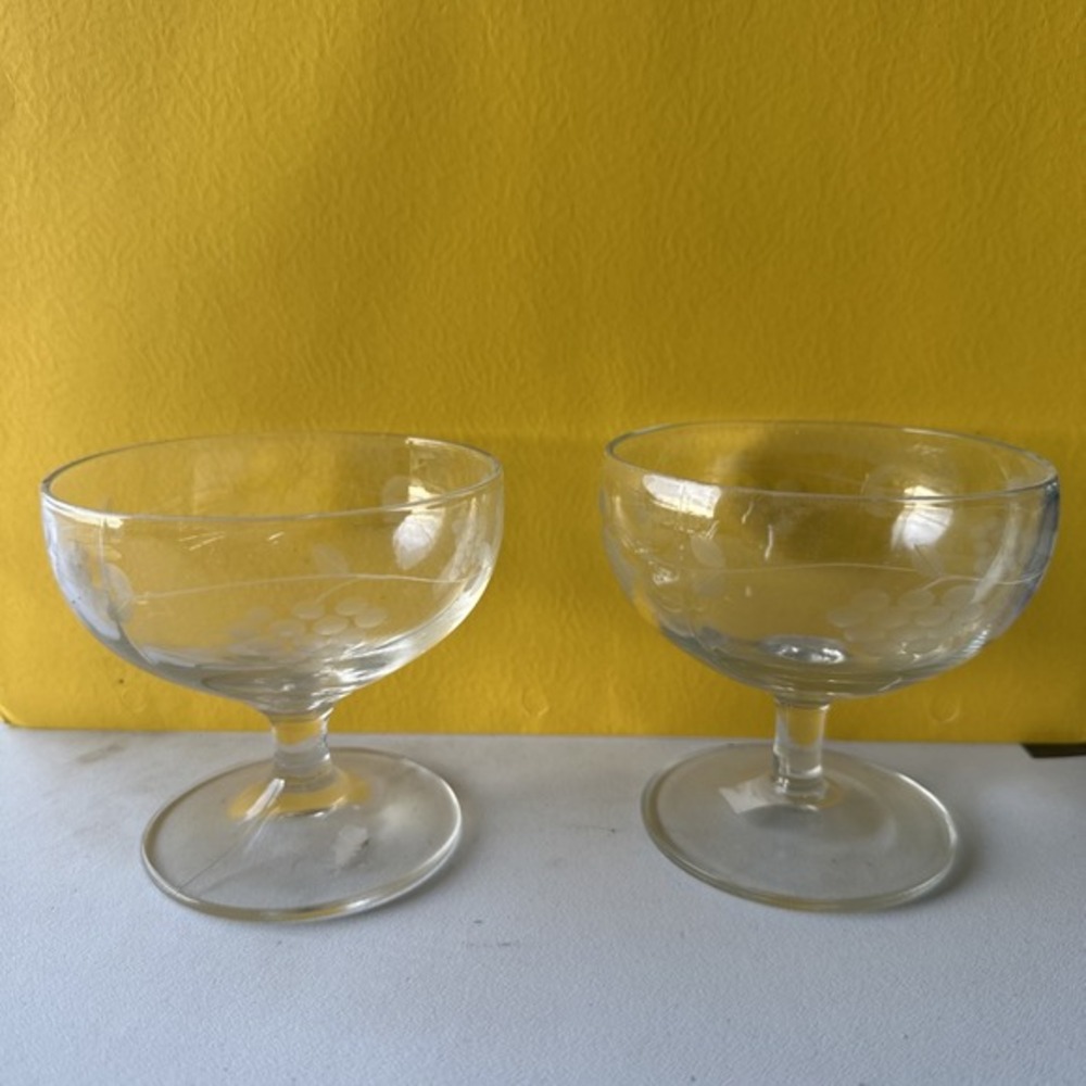Footed Desert Glass X2‎ Grape Vine Pattern Heritage Collection France